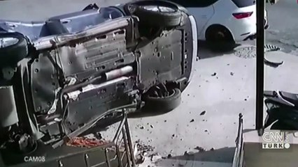 Otomobilin çarptığı cip yan yattı; 4 kişi yaralandı