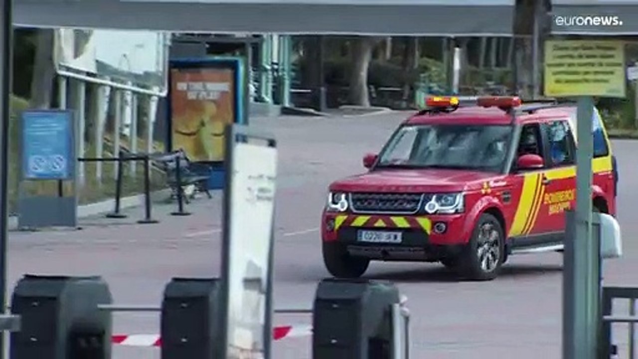 13 heridos leves al caer un falso techo del auditorio del parque de atracciones de Madrid