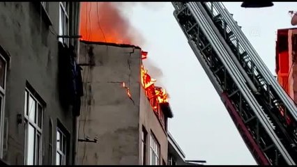 Yanan binada mahsur kalan "Pıtır", kalp masajıyla hayata döndürüldü