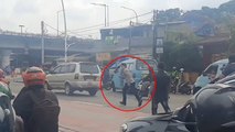 Diduga Depresi, Seorang Polisi Nekat Lompat dari Kendaraan