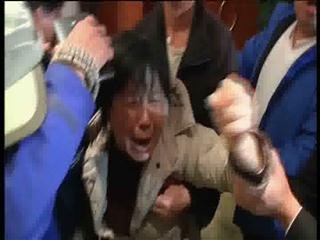 Keluarga penumpang MH370 tidak dapat tahan perasaan