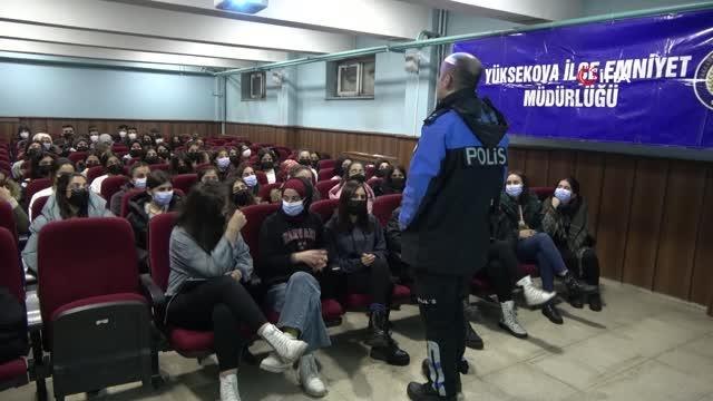 Yüksekova polisi öğrencileri sinemayla buluşturdu