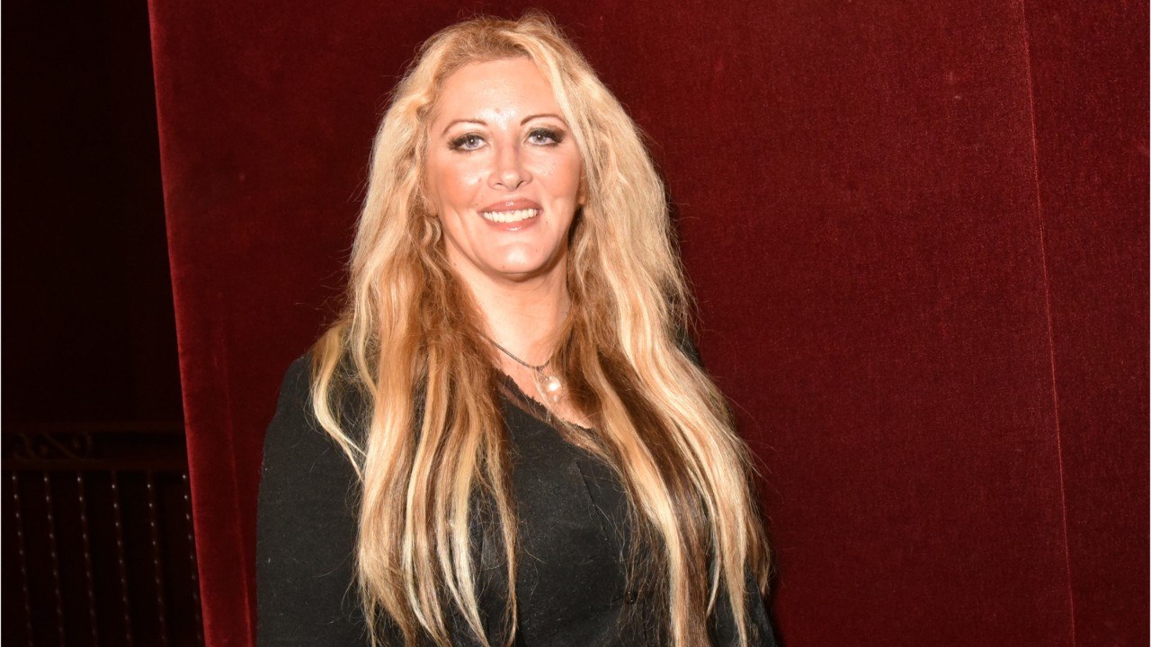 VOICI : « J'ai trop bu " : Loana scandalise les...