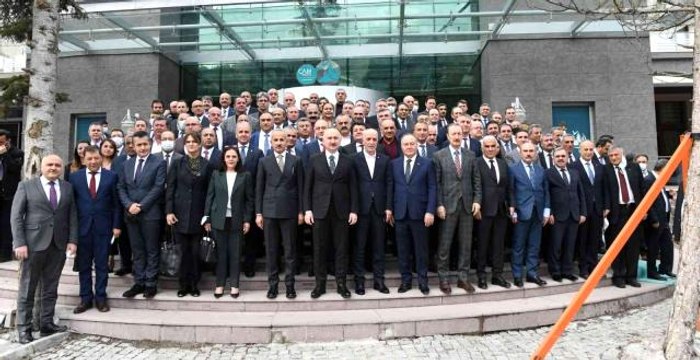 Son dakika haberleri! Bakan Karaismailoğlu: 1915 Çanakkale Köprüsü ata mirasına sahip çıkmayı beceremeyenlere 'yeni Türkiye'nin bir mesajıdır