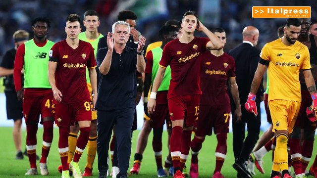 Il pallone racconta – Il Napoli vola, derby alla Lazio