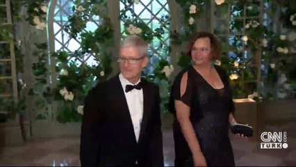 Tim Cook'un geliri tartışma konusu oldu