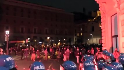 No green pass, 12 arresti per l'assalto alla Cgil