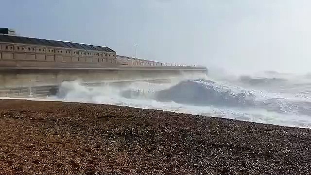 Huge waves in Dover during Eunice