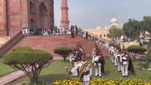 Diyanet İşleri Başkanı Erbaş, Pakistan'da tarihi camide cuma namazını kıldırdı