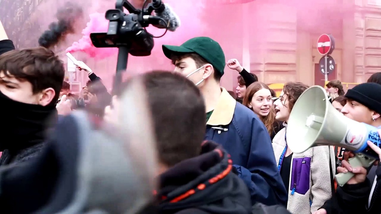 Roma, studenti in piazza contro l'alternanza scuola-lavoro: "Bianchi e Lamorgese devono dimettersi"