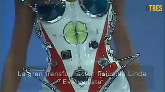 Linda Evangelista muestra las secuelas que le dejó la operación que destrozó su vida