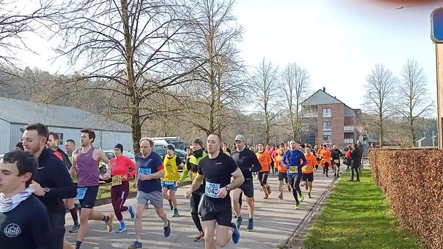 Le départ des Jogging des Fous du Rire 2022 à Rochefort (Challenge Famenne-Ardenne)