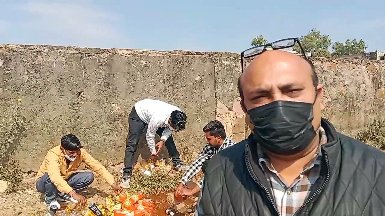 शुद्ध के लिए युद्ध अभियान : कमाई के लिए अवधि पार सामान बेच रहे दुकानदार, बारां जिले में पकड़ा मामला