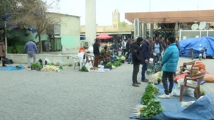 Asyalı pazarcıları, kent merkezinde ülkelerinin mutfaklarına has ürünler satıyor