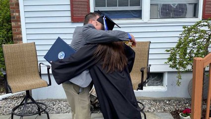 Family Host At-Home Graduation For Daughter | Happily TV