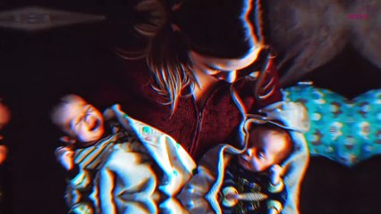 La vidéo de ces jumelles siamoises de leur naissance à leur séparation est incroyablement émouvante