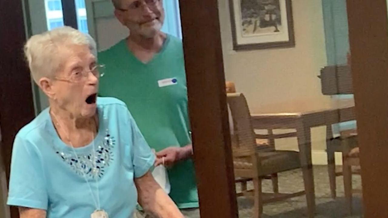 Grandpa Surprises Sister After Half A Decade Apart | Happily TV