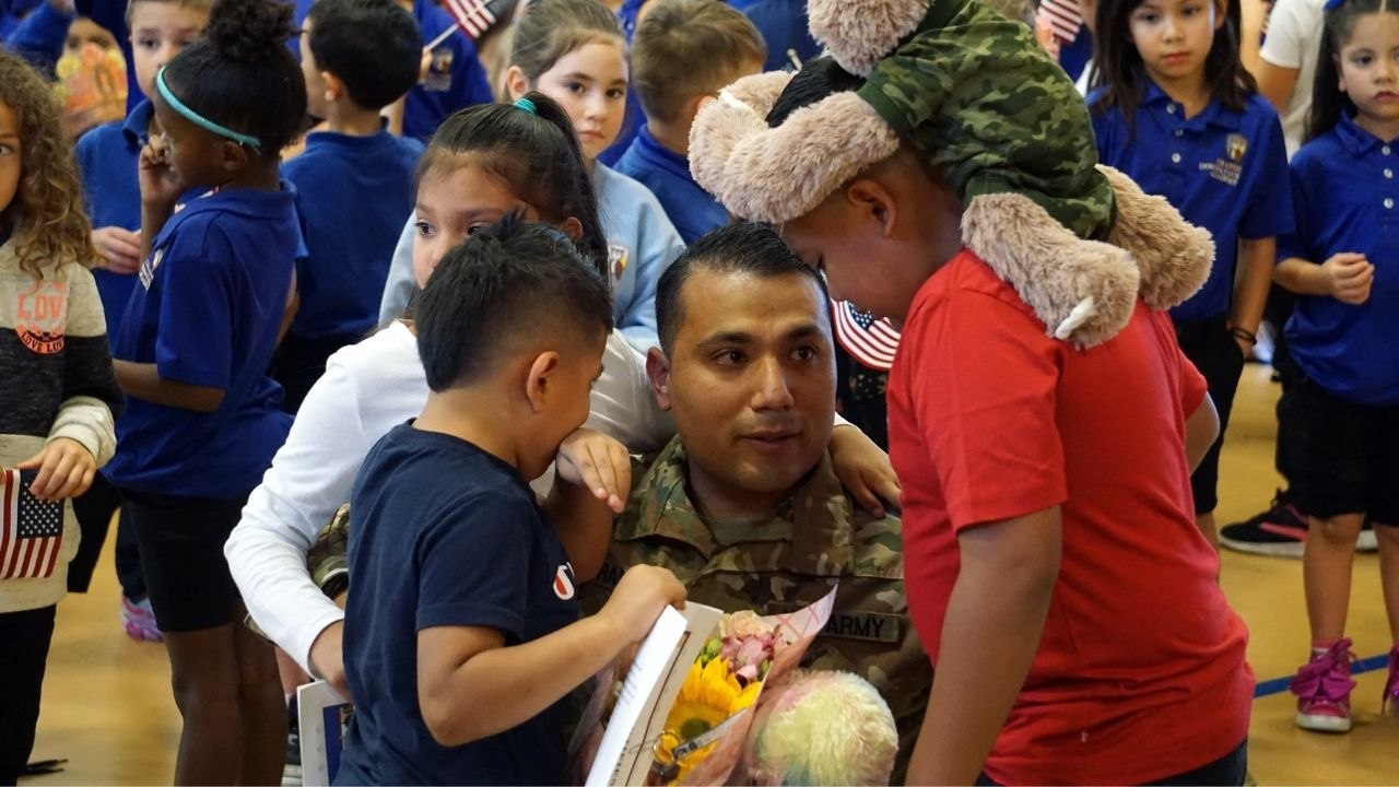 Military Dad Surprises Kids During School Award Presentation | Happily TV