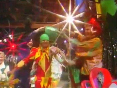 Celebrity Double Dare UK 1989 Obstacle Course Run 2