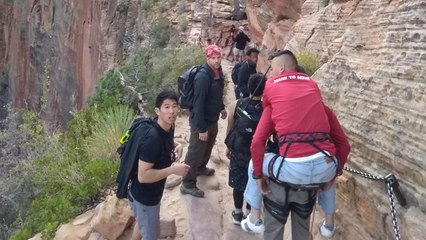 Friends Carry Paralyzed Pal To Top Of Angel's Landing | Happily TV