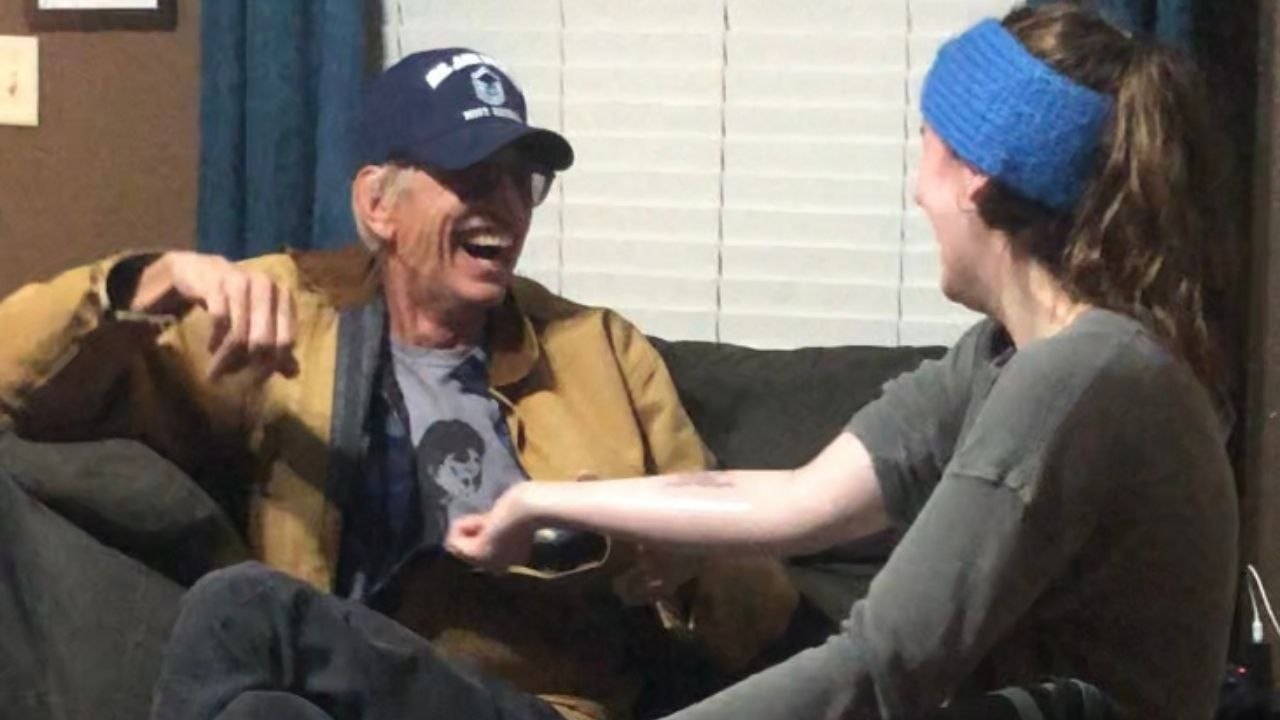 Granddaughter Surprises Grandpa With Tattoo Of Heartwarming Note He Sent Her | Happily TV