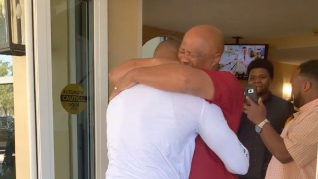 Man Tracks Down And Reunites With Father After 25 Years | Happily TV