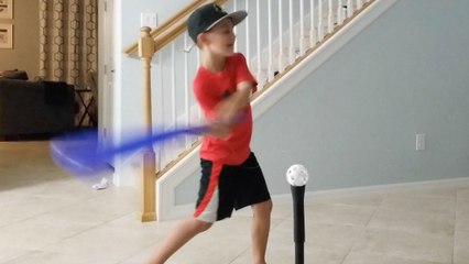 Sports Mad Kid Pulls Tooth Out With Baseball Bat And String | Happily TV