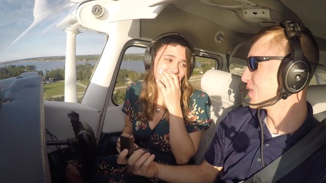 Pilot Surprises Girlfriend With A Mid-Air Proposal | Happily TV