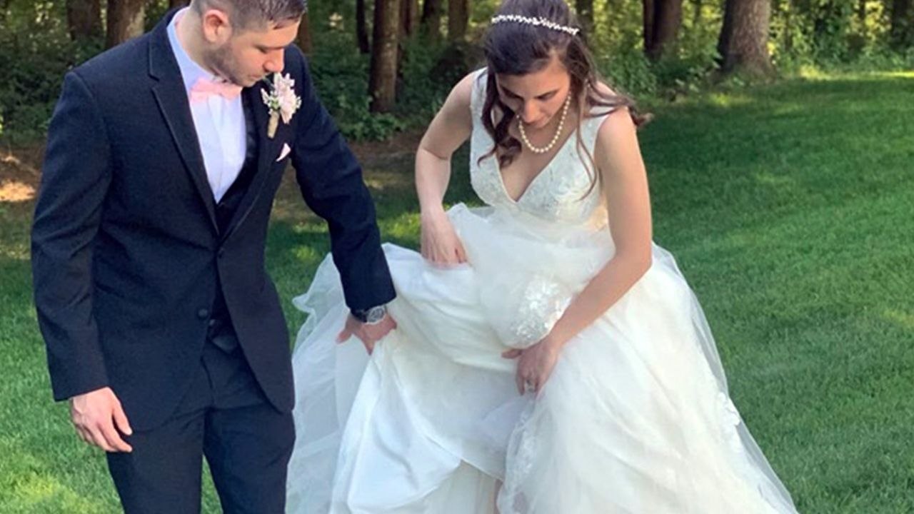 Double Amputee Wears Dress For First Time On Wedding Day | Happily TV