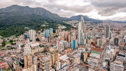Niños y adultos mayores los más afectados por la alta contaminación del aire en Bogotá, Colombia