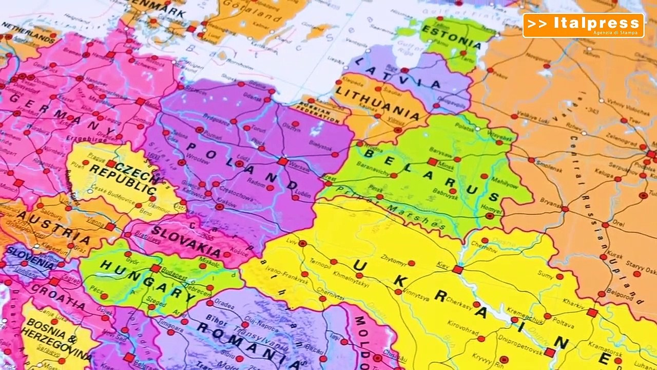 Tensione per i migranti al confine tra Bielorussia e Polonia