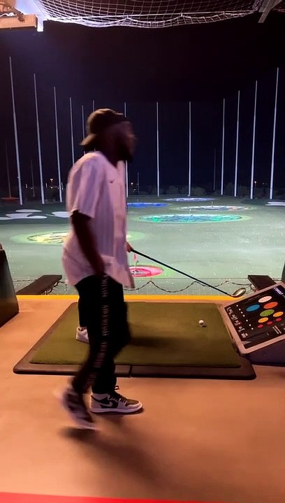 Girlfriend's Golf Swing Goes Wrong