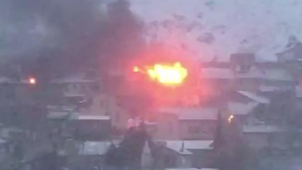 Yangından etkilenen kadını 2. kattan 112 ekipleri kurtardı