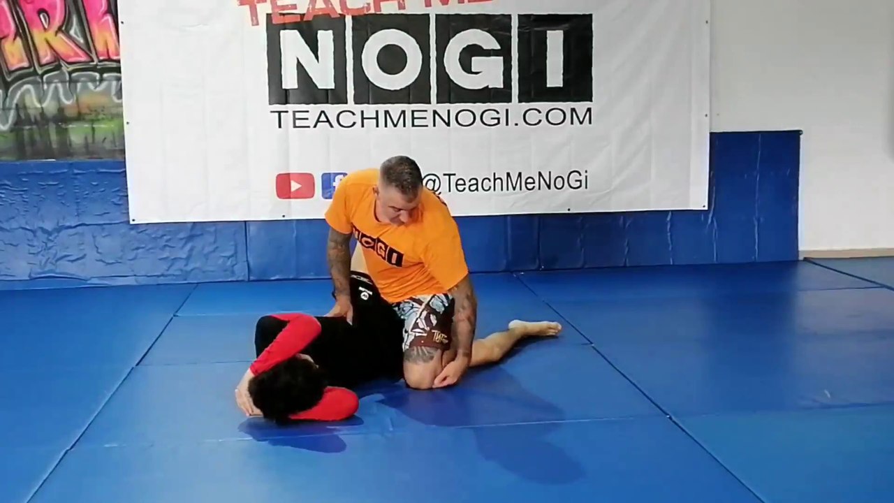 How to Escape Closed Guard from the knees - BJJ for Beginners