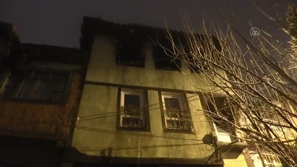 AFYONKARAHİSAR - Ahşap evde çıkan yangında bir kişi dumandan etkilendi