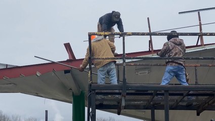 Tornado-warned storm brings down awnings, trees and more in Alabama