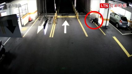 滑稽半蹲溜進停車場 小偷得手100多元被逮送辦