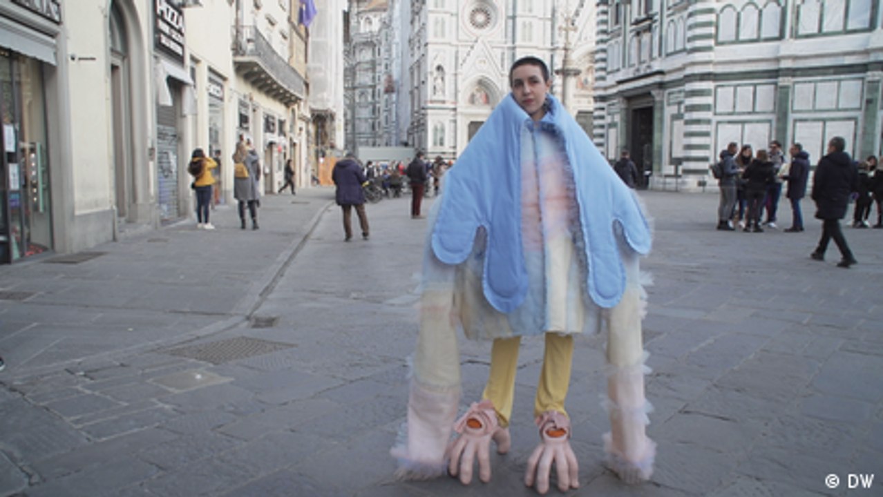 Kunst als Mode: Tragbare Skulpturen von Beate Karlsson
