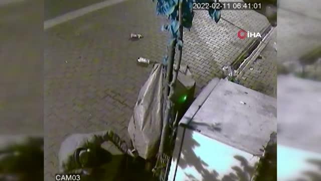 Son dakika! Park halinde bulunan elektrikli bisikletin çalındığı anlar kamerada