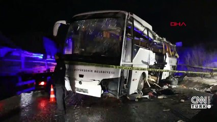 Yolcu otobüsü devrildi! Ölü ve yaralılar var