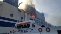 Gemideki yangın devam ediyor, kayıp 12 kişi aranıyor