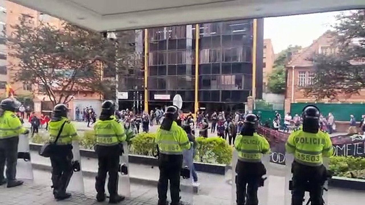 Partidarios del Foro Sao Paulo provocan disturbios durante el I Foro Madrid en Bogotá