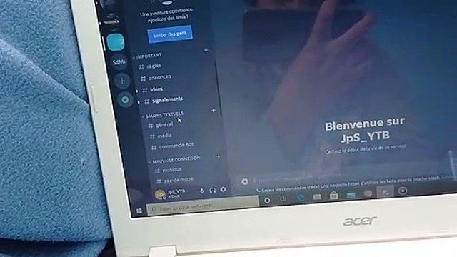 J'AI UN SERVEUR DISCORD