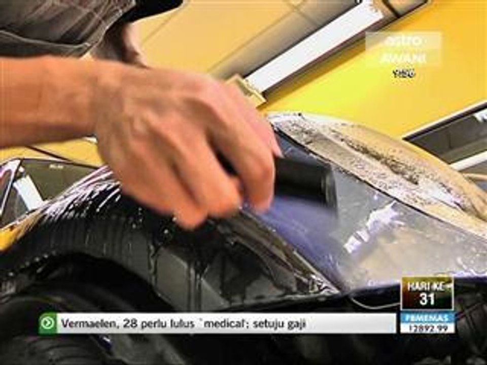 A coat and a protection film to lock in shine and keep scratches out with G Guard