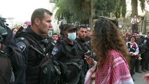 بدون تعليق: الشرطة الإسرائيلية تفرق متظاهرين فلسطينيين في القدس