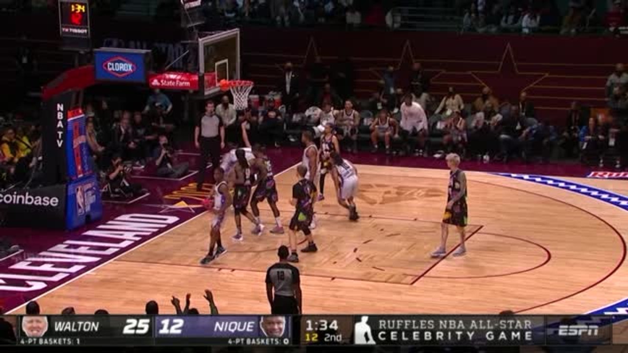 Highlights: Hochsprung-Star mit Monster-Dunk