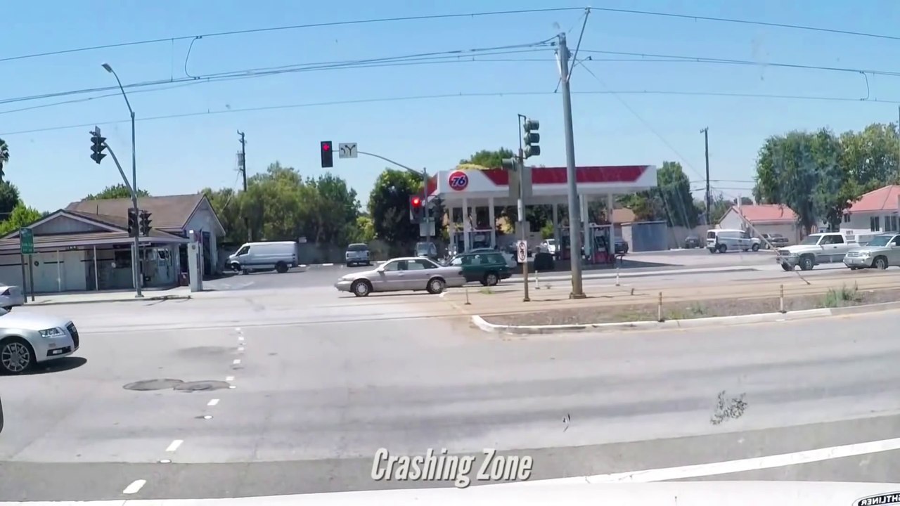 TRAIN CRASH COMPILATION IDIOTS TRUCK FAILS VS TRAIN  TRAIN CRASHES  Close Calls