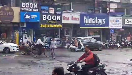 फागुन में फुहार, फिर बदला मौसम का मिजाज