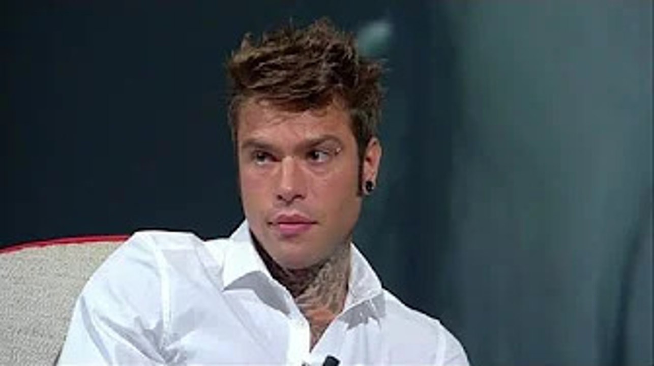 Lol 2, Fedez anticipa agli spettatori: "Semineremo il panico, ecco la nostra arma" Il 24 febbraio è
