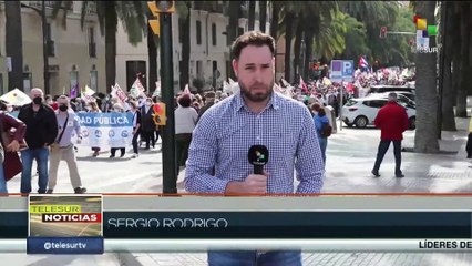 Ciudadanos marchan contra recortes presupuestarios en Andalucía